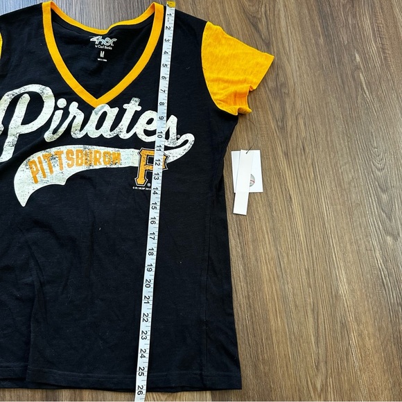 G-III 4Her Carl Banks Womens Medium Pittsburgh Pirates Black Top Shirt V-Neck - Picture 8 of 8